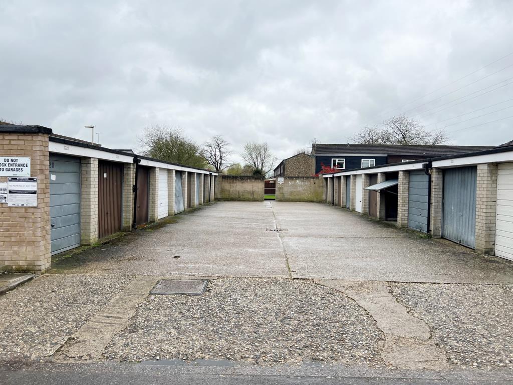 Lot: 32 - FREEHOLD FORECOURT LAND - General view of the forecourt at Block 5Q